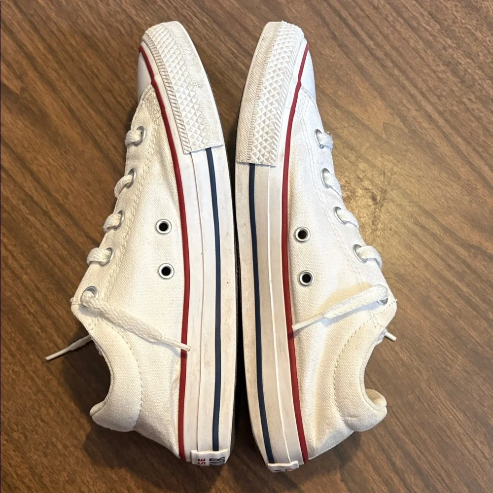 Converse White Low Top Youth Size 4 All Star Chuck Taylor Sneakers Shoes Unisex